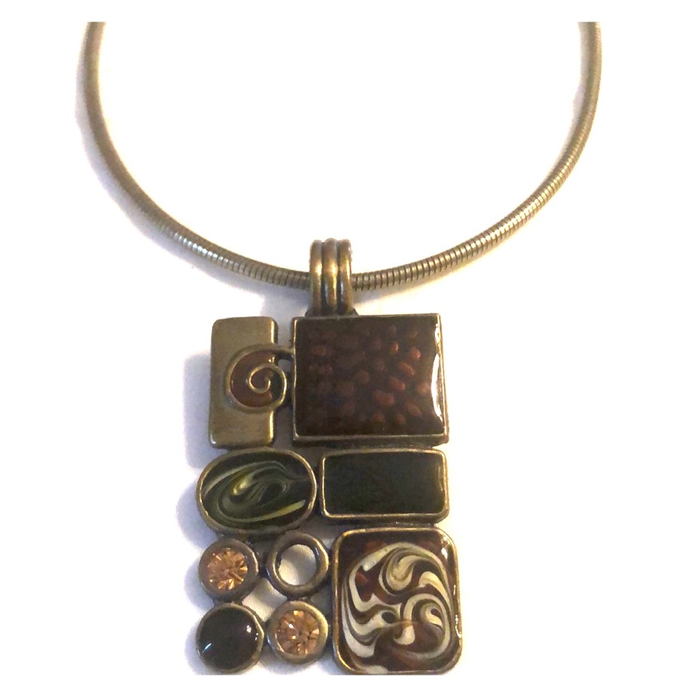 Premier pendant with chain